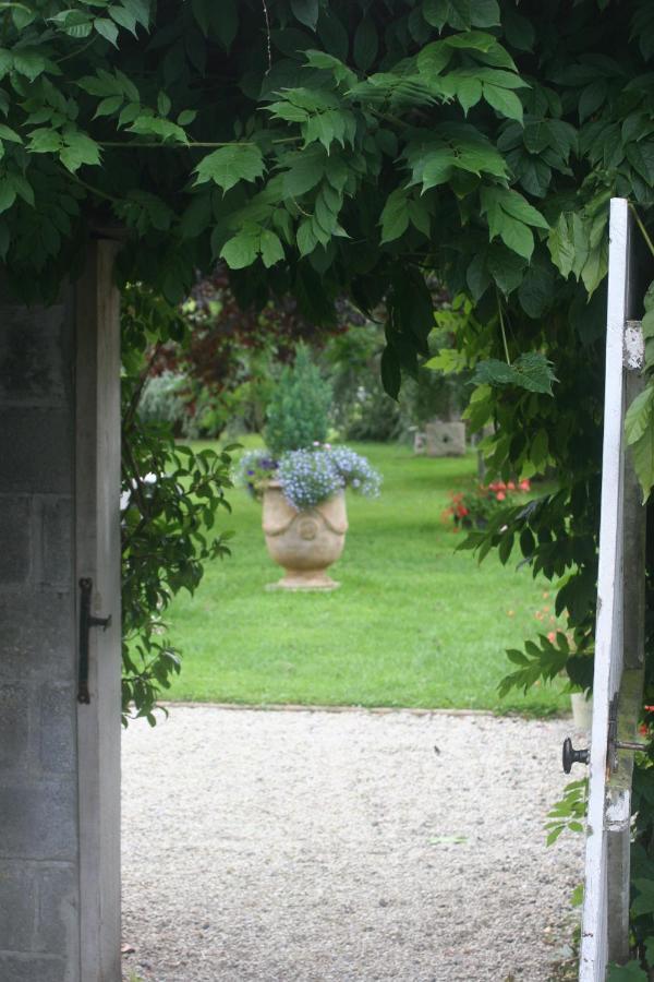 Les Sapins Apartment Beaumesnil  ภายนอก รูปภาพ