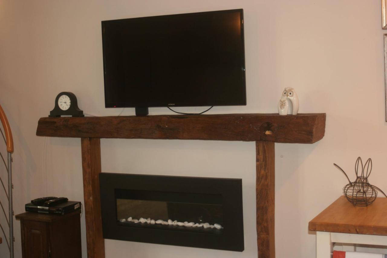 Les Sapins Apartment Beaumesnil  ภายนอก รูปภาพ