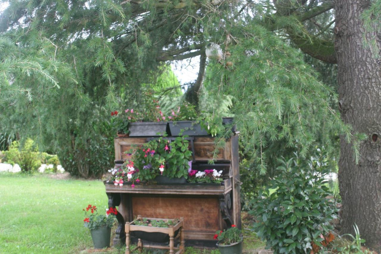 Les Sapins Apartment Beaumesnil  ภายนอก รูปภาพ