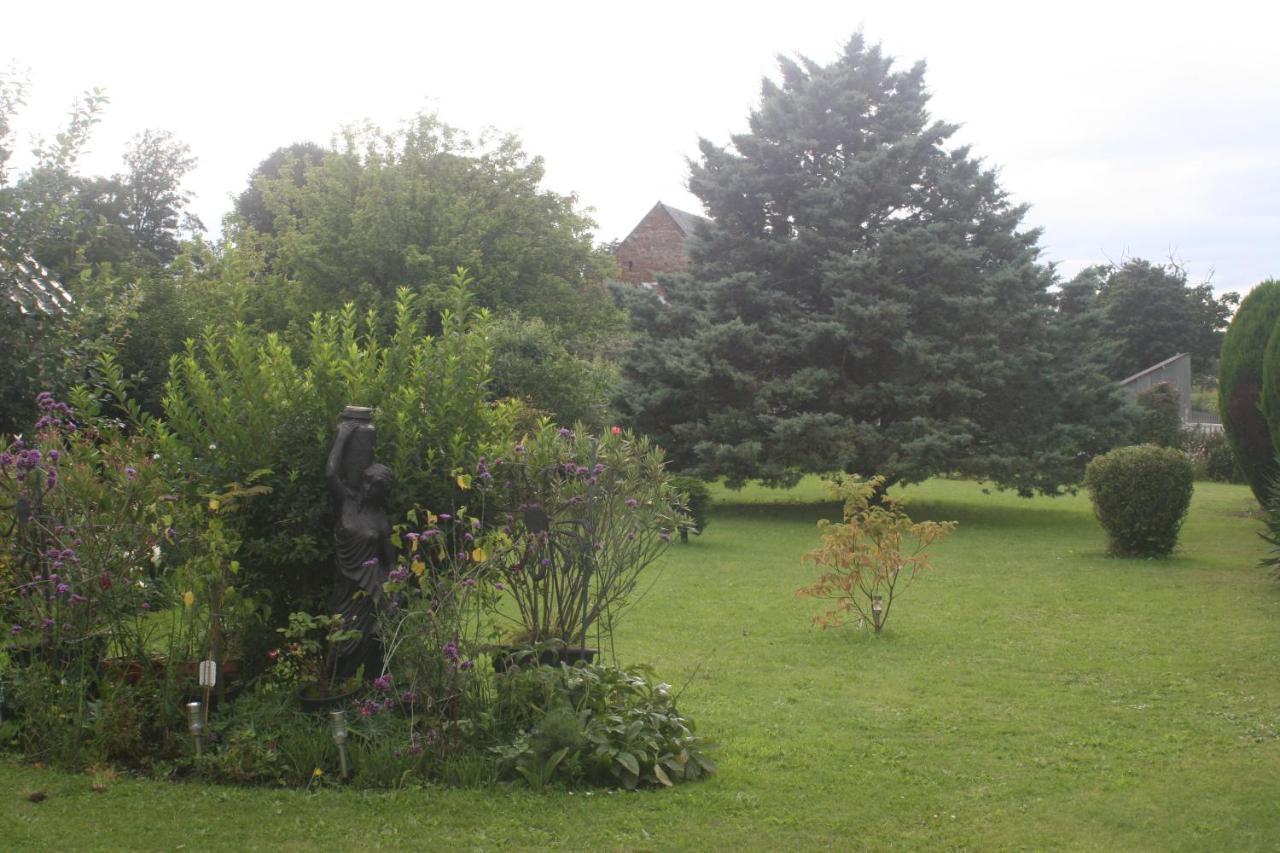 Les Sapins Apartment Beaumesnil  ภายนอก รูปภาพ